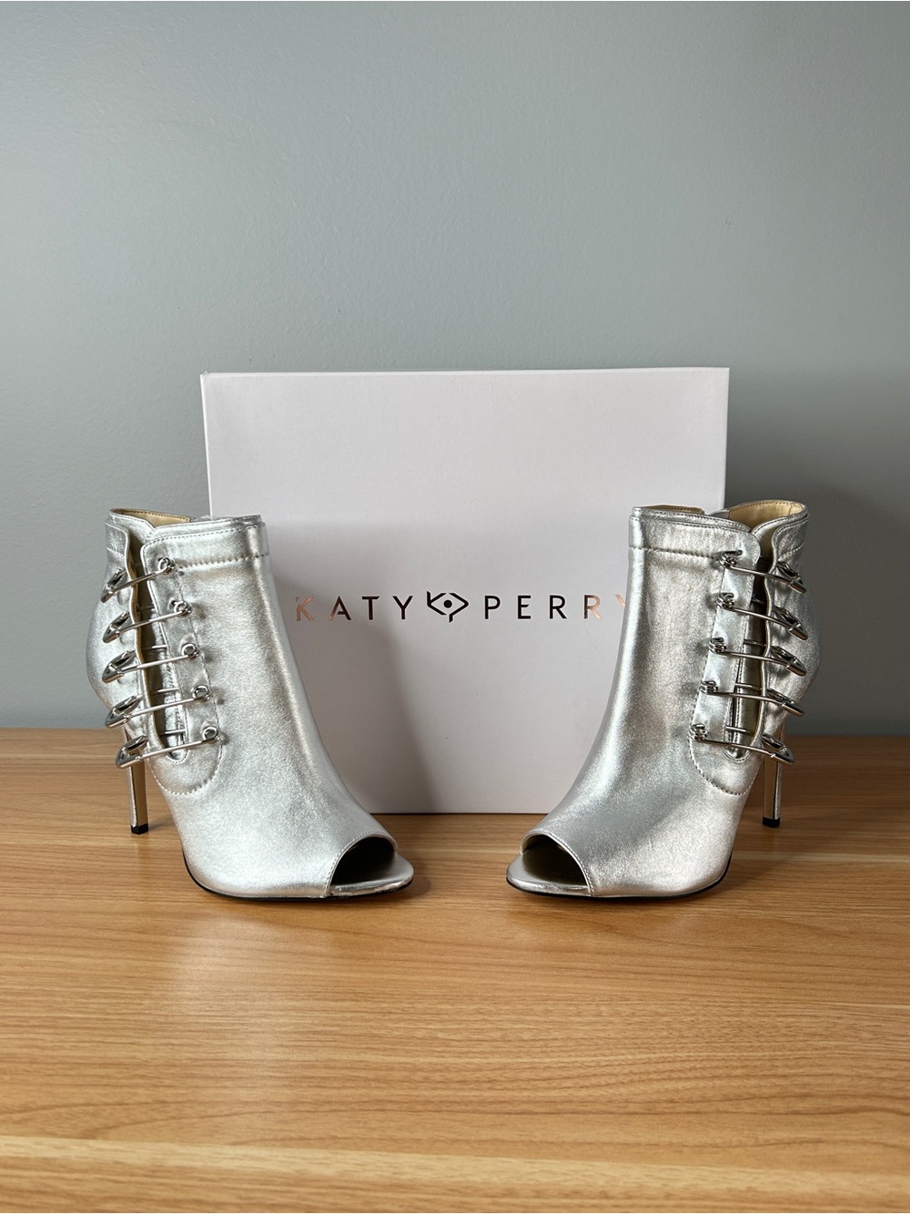 Katy Perry Silver Boots Women's The Unity Slipper 9 M Peep Toe Booties NEW